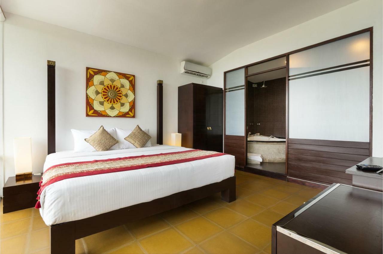 The Theva Residency Hotel Kandy Exterior photo